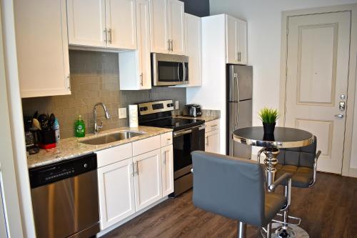 Luxurious And Cozy Apartment in Heart of Buckhead