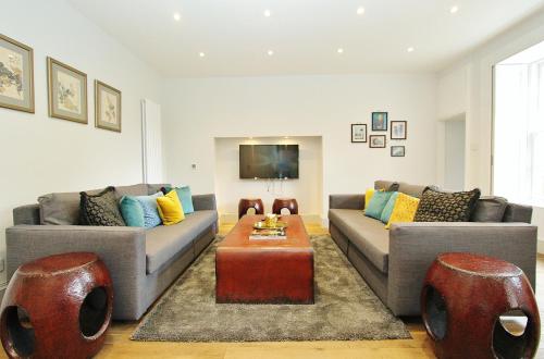 Saxe Coburg Apartment With Patio, Stockbridge, Edinburgh, Edinburgh and the Lothians