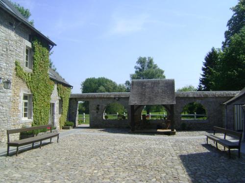 Gîte au Manoir de la Rochette with heated pool