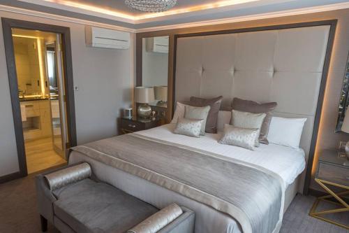 Riverside Lodge Hotel in Irvine