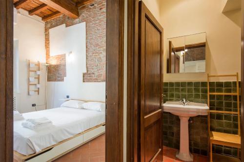 Ognissanti apartment - image 4