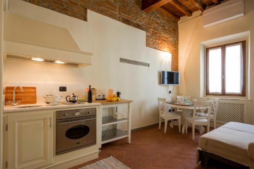 Ognissanti apartment - image 9