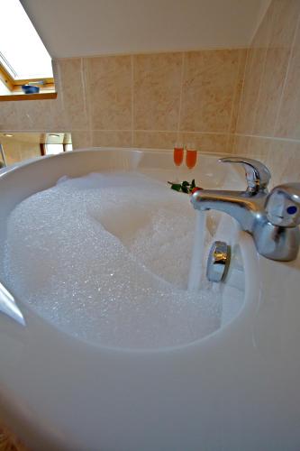 Ванна кімната, Sebay Mill Holiday Apartments in Беррей Віллидж