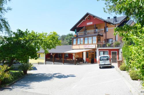 B&B Slovenska Bistrica - Gostilna s prenocisci Danica - Bed and Breakfast Slovenska Bistrica