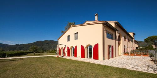 Villa with Garden View