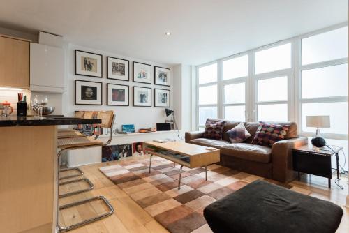Central Home with Parking near Waterloo & St Thomas & Big Ben & Parliament, Londýn (fotografie 2)