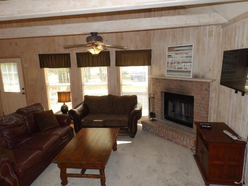 Pine Mountain Club Chalets Resort in Pine Mountain, USA