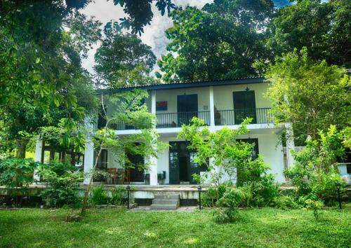 Villa by the Lake Bolgoda, Moratuwa-Colombo in Bolgoda Lake