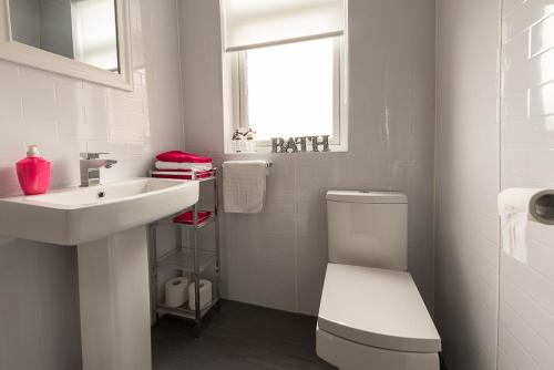 PREMIER - Ashgrove Apartment - image 8