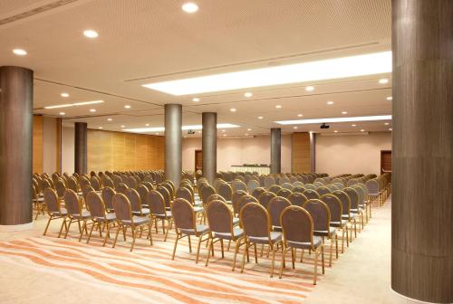 Hotel Atrium - image 32