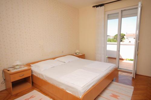 Apartments with a parking space Palit Rab - 4957 - image 6
