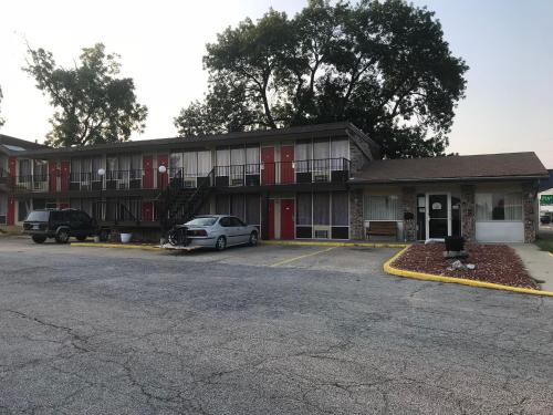 Budget Host Village Inn - main image