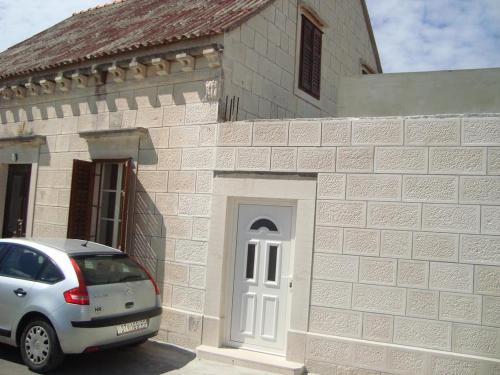  Apartments by the sea Povlja, Brac - 13484 in Povlja