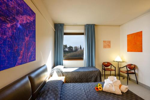 Albornoz Palace Hotel - image 3