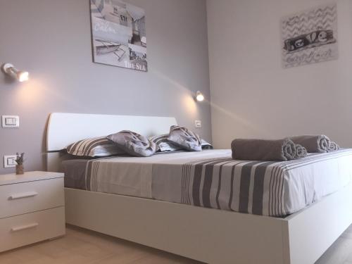  Le Domus Modern Apartments Cagliari in Su Forti