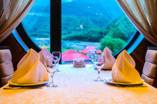 Nhà hàng, Bergs Hotel And Restaurant in Qax