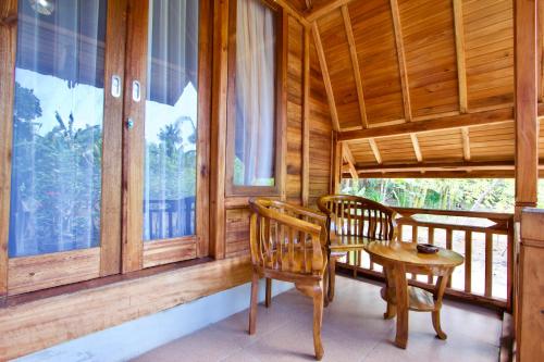 Nusa Penida Pudak Nature Bungalow - Tap to explore photos