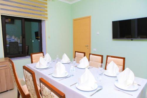 Đồ ăn và thức uống, Bergs Hotel And Restaurant in Qax