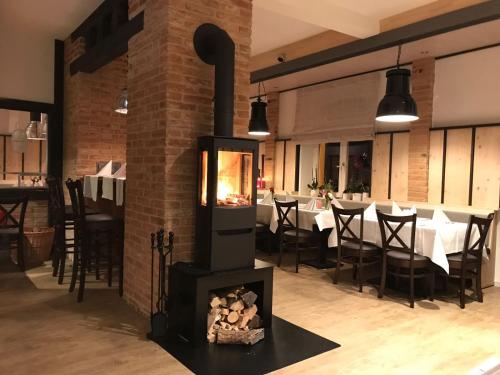 餐飲選擇, ZUM BAHNHÖFLE Restaurant & Hotel - Albbruck Am Rhein (ZUM BAHNHOFLE Restaurant & Hotel - Albbruck Am Rhein) in 阿爾布魯克