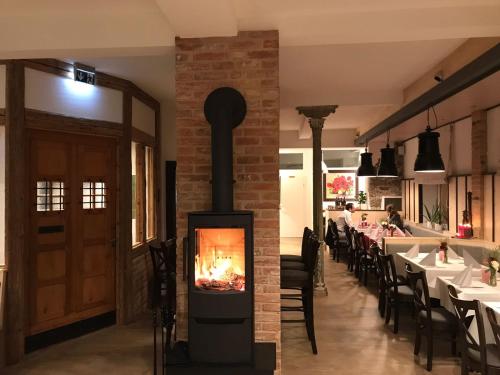 餐飲選擇, ZUM BAHNHÖFLE Restaurant & Hotel - Albbruck Am Rhein (ZUM BAHNHOFLE Restaurant & Hotel - Albbruck Am Rhein) in 阿爾布魯克