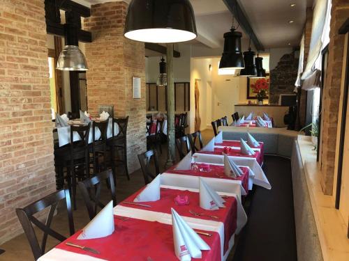 餐廳, ZUM BAHNHÖFLE Restaurant & Hotel - Albbruck Am Rhein (ZUM BAHNHOFLE Restaurant & Hotel - Albbruck Am Rhein) in 阿爾布魯克