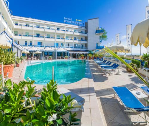 Swimming pool, Hotel Panoramic in Caorle