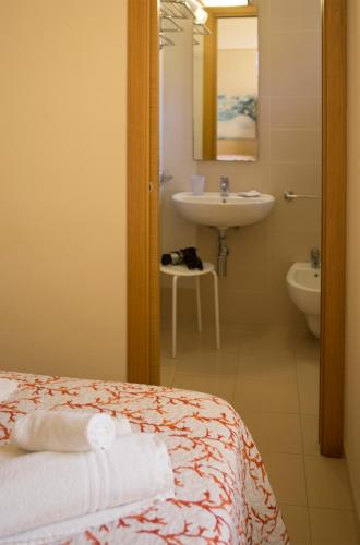 Double Room with Private Bathroom image 10