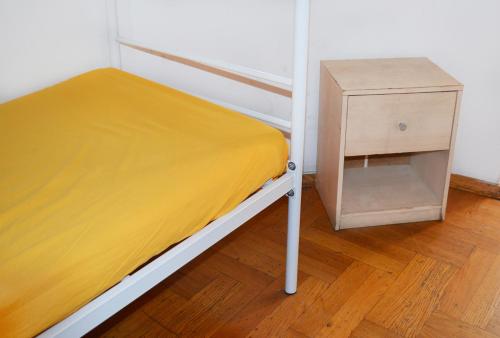 2 twin beds