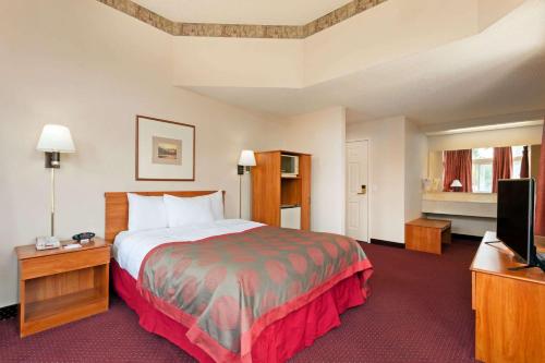 Photo - Ramada by Wyndham SeaTac Airport North