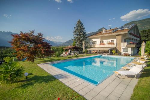 Hotel Sonnenhof - Accommodation - Lana