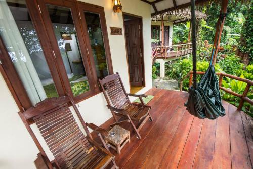 陽台/露台, 象島綠洲酒店 (Oasis Koh Chang) in 孤獨海灘