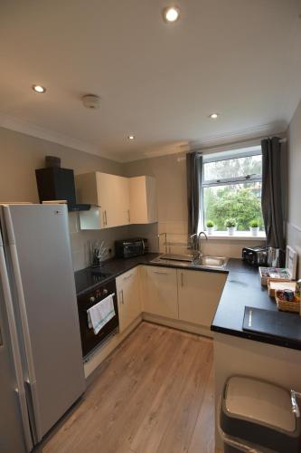 Sighthill 3 Bedrooms with Private Garden, Эдинбург (фото 4)
