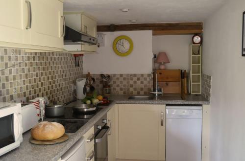 West Hollowcombe Farm - image 6