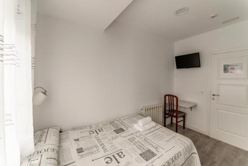 Hostal Lar - image 7