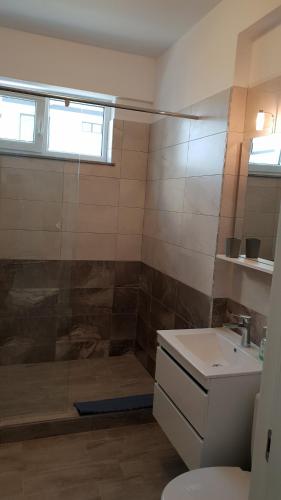 Sea Sound Apartment Mamaia Nord - image 4