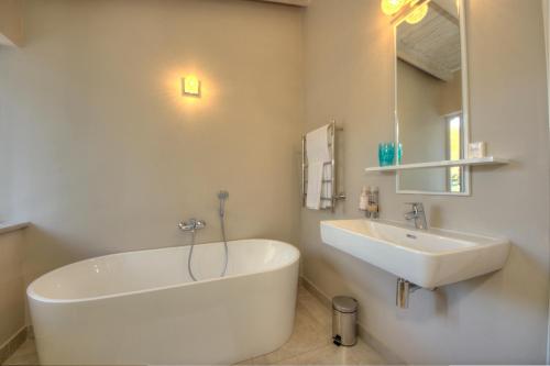 157189541 Amberhall Guesthouse