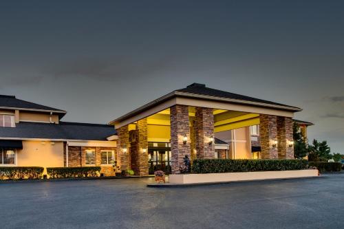 Wingfield Inn & Suites in Elizabethtown, USA