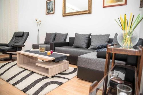 One-Bedroom Apartment room in Apartments with WiFi Zagreb - 16085