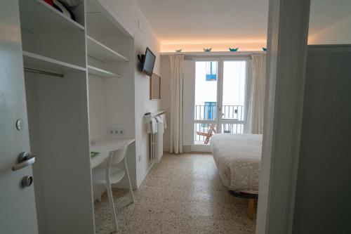 Hostal Marina Cadaqués - image 8