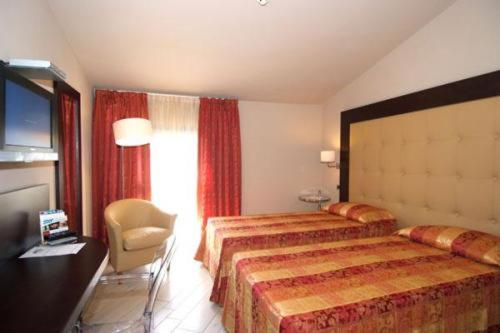 Hotel Touring 4