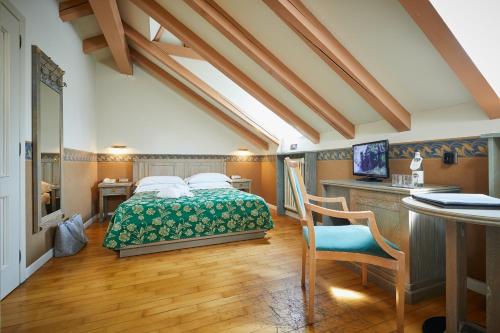 Classic Double or Twin Room