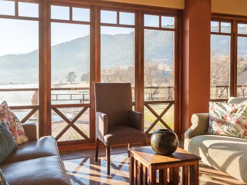 Shared lounge/TV area, Kloofzicht Lodge & Spa in Krugersdorp