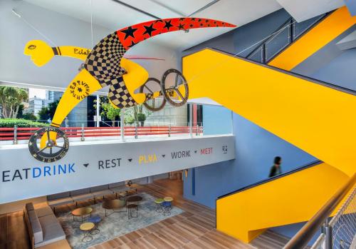 바/라운지, 링크 호텔 앤 허브 (Link Hotel & Hub) in 텔아비브