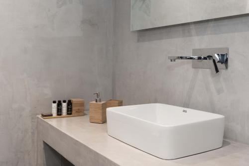 Calme Suites Mani - image 4
