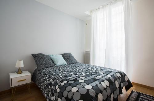 Rue du Temple - Le Marais - image 8