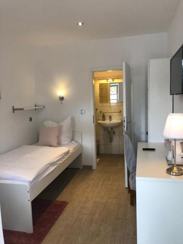 Restaurant & Pension Peking 6.8km von Drebber entfernt