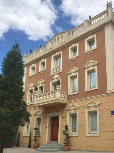 Shangri La Mansion - image 13