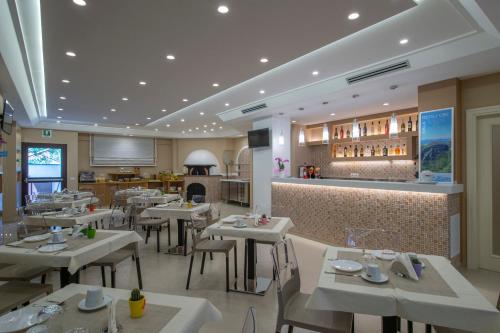 Bar/ Salón, Villa Paradise Resort in Agerola