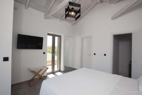 Calme Suites Mani - image 10