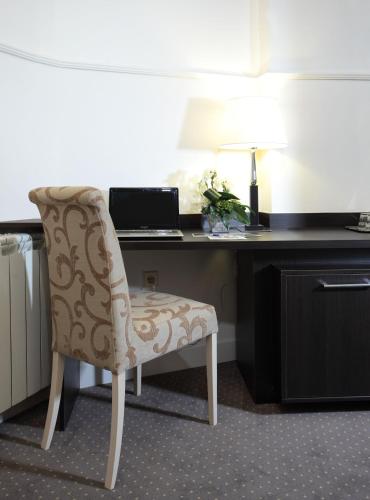 Booking Rooms - image 12